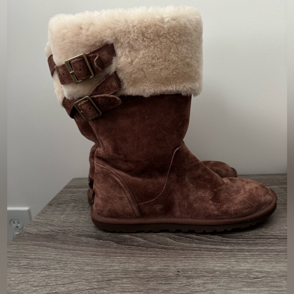 EUC UGG “Beckham” Suede Boots, in Chestnut, sz 8